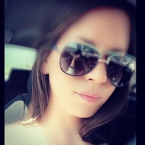 Meet your Posher, Dixie